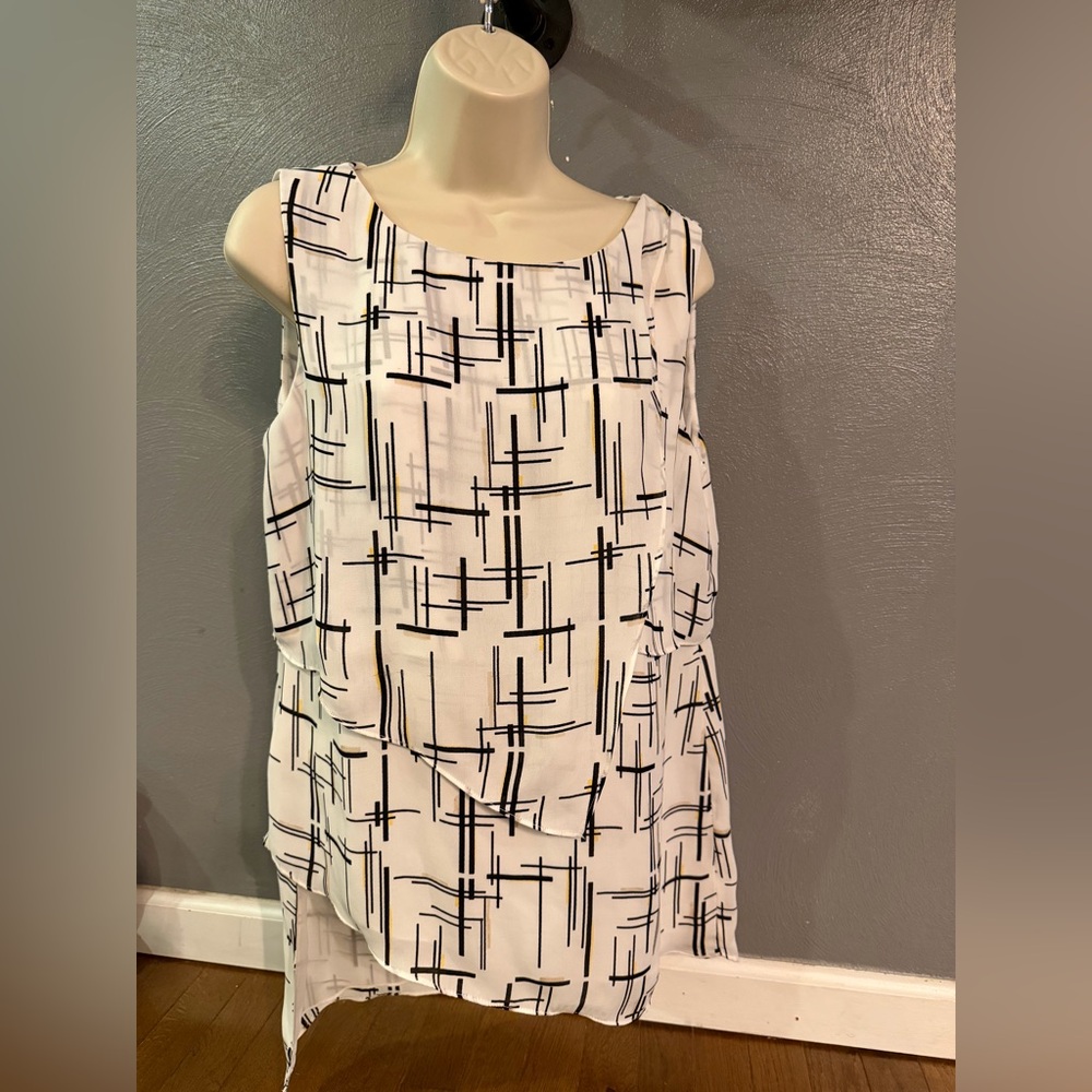 White House Black Market Monochrome Blouse